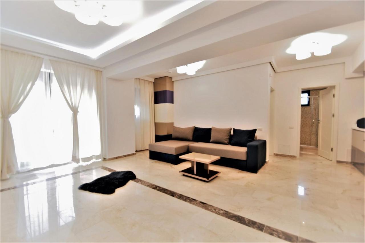 Sara In Luxury Sophia 3 *